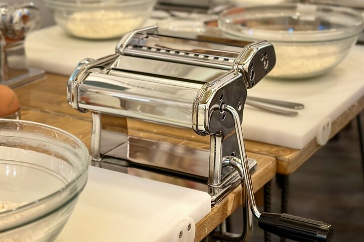 Palermo: Small-Group Cooking Class: Pasta and Tiramisu with Wine